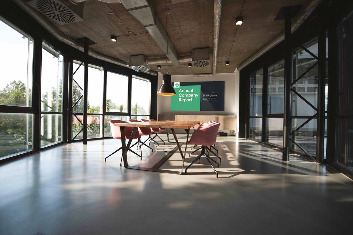 Clario Slim LED wall in an open-plan corporate office